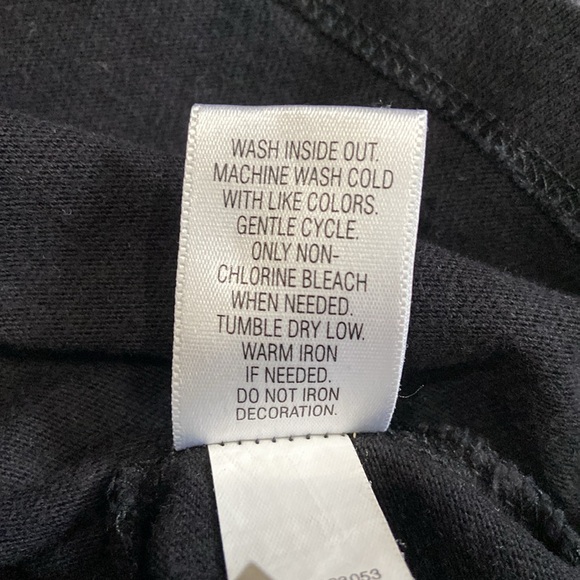 🎄JUST REDUCED🎄 Croft & Barrow Ladies Embroidered Cotton Shirts - Picture 6 of 8